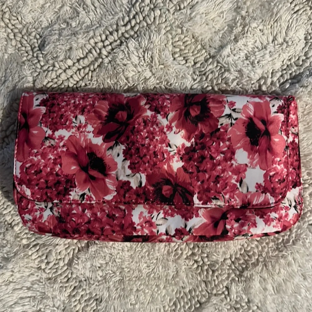 WHBM Floral Clutch with Shoulder Chain Strap - Picture 2 of 10